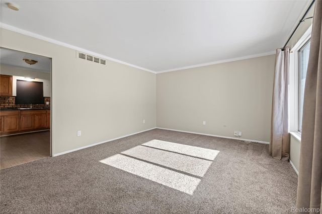 20156 Midway Avenue, Southfield, MI 48075