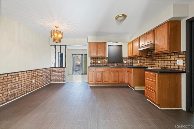 20156 Midway Avenue, Southfield, MI 48075