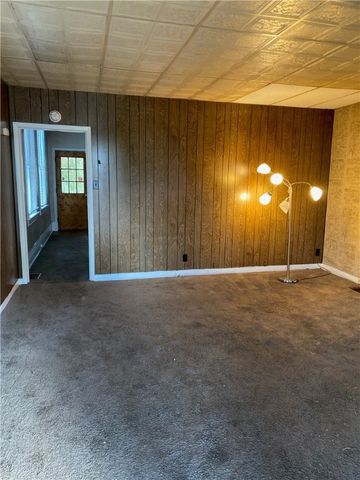 520 4th St, Monessen, PA 15062