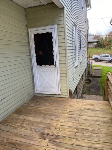 520 4th St, Monessen, PA 15062