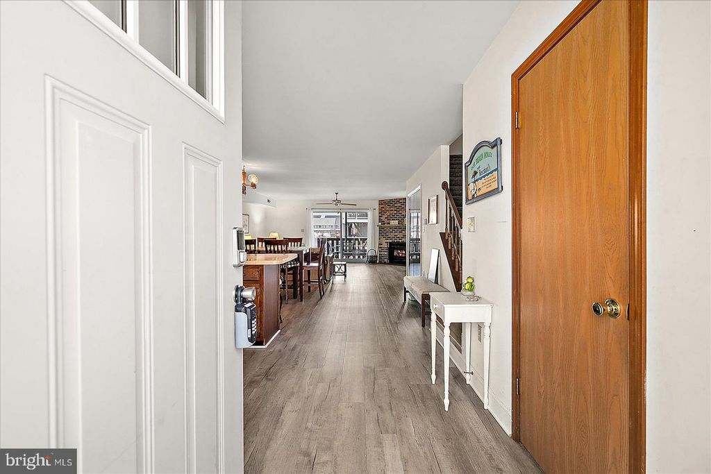 Image 10 of property listing at 102-G 120TH ST, Ocean City, MD 21842