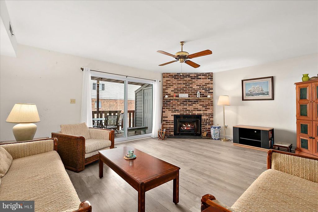 Image 14 of property listing at 102-G 120TH ST, Ocean City, MD 21842