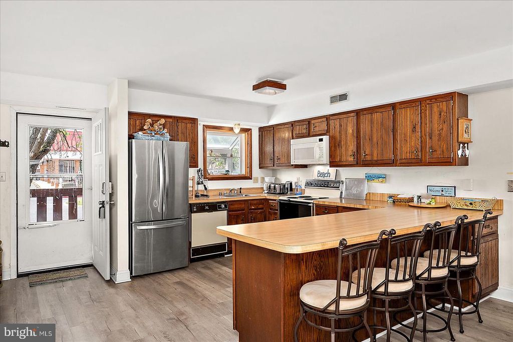 Image 22 of property listing at 102-G 120TH ST, Ocean City, MD 21842