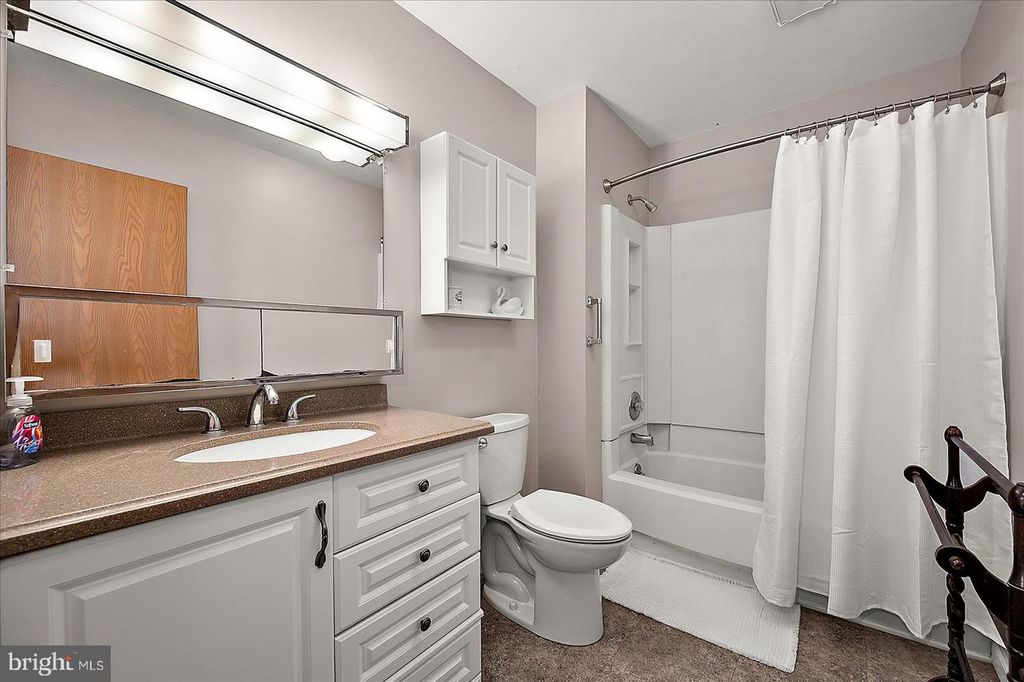 Image 31 of property listing at 102-G 120TH ST, Ocean City, MD 21842