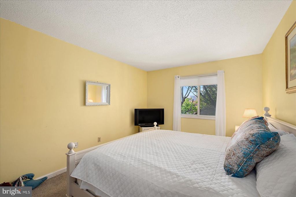 Image 33 of property listing at 102-G 120TH ST, Ocean City, MD 21842