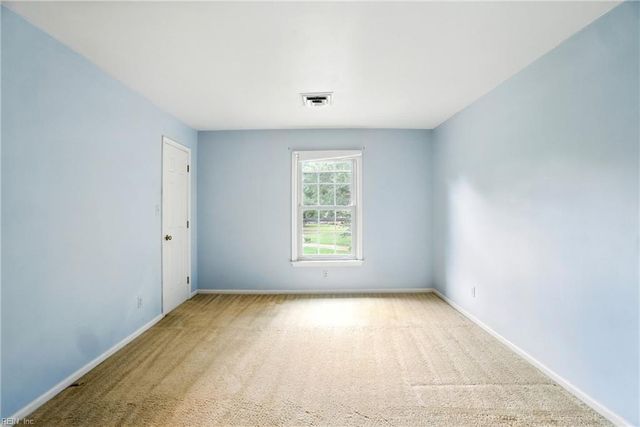 300 Windlesham DR, Chesapeake, VA 23322