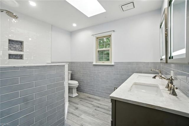 300 Windlesham DR, Chesapeake, VA 23322