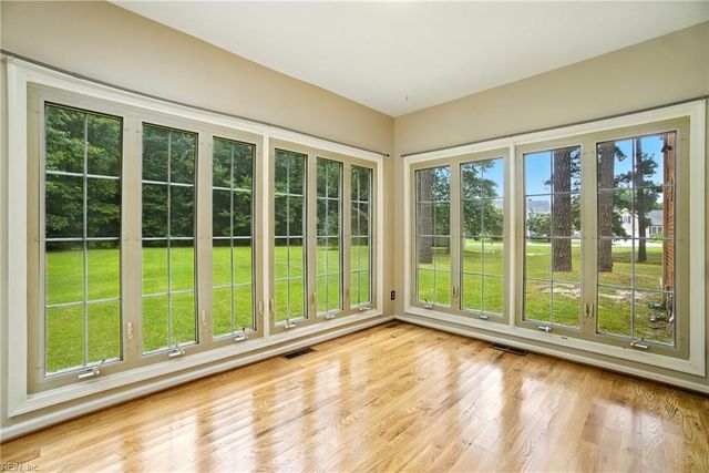 300 Windlesham DR, Chesapeake, VA 23322