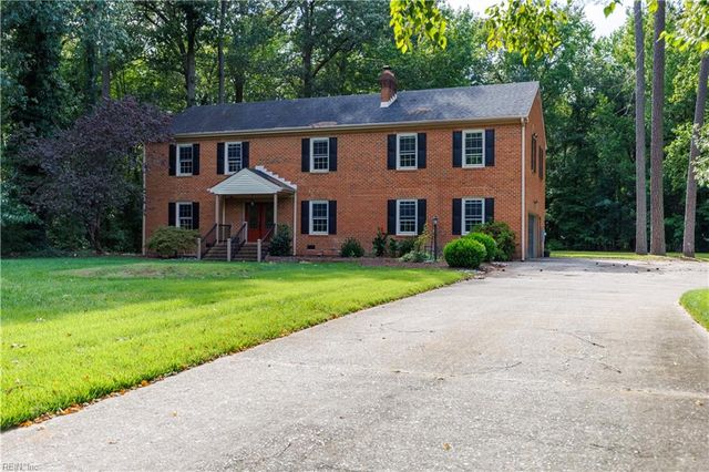 300 Windlesham DR, Chesapeake, VA 23322