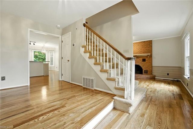 300 Windlesham DR, Chesapeake, VA 23322