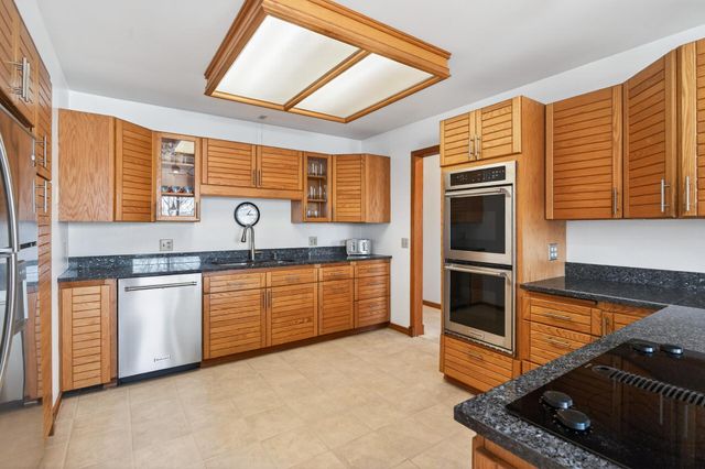 55 Interlachen Drive, Tonka Bay, MN 55331