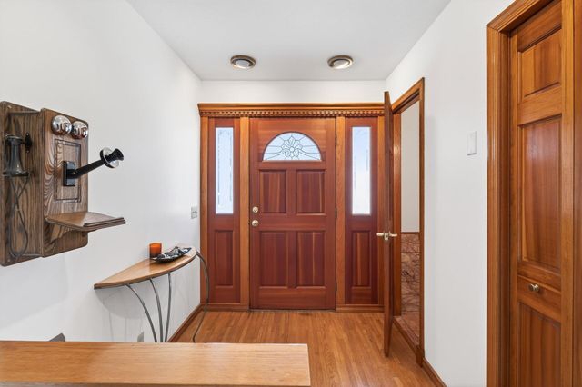 55 Interlachen Drive, Tonka Bay, MN 55331