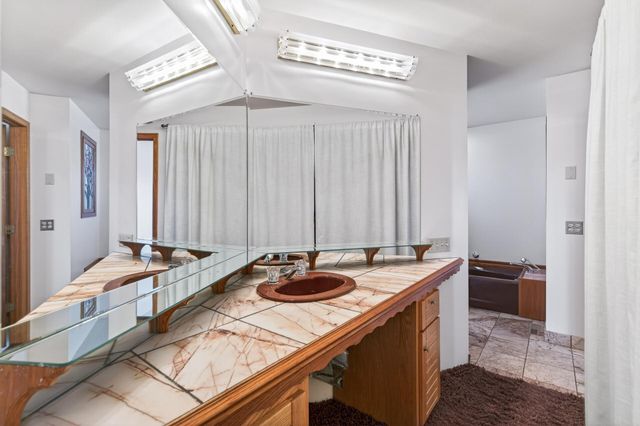 55 Interlachen Drive, Tonka Bay, MN 55331