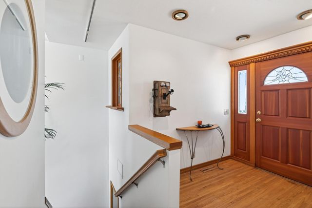 55 Interlachen Drive, Tonka Bay, MN 55331