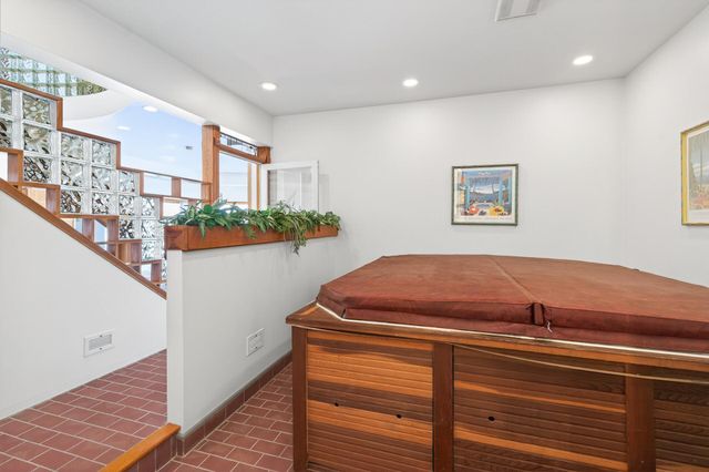 55 Interlachen Drive, Tonka Bay, MN 55331