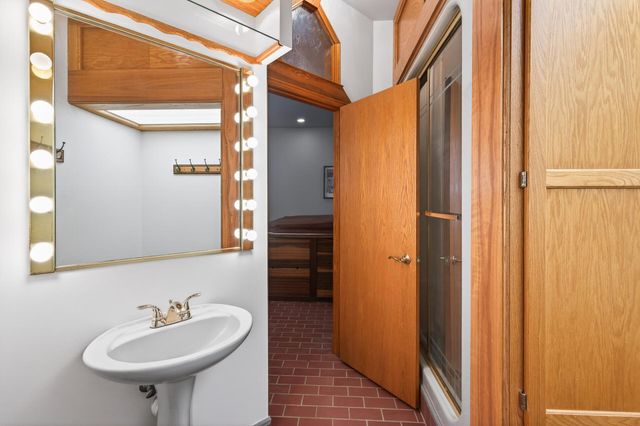 55 Interlachen Drive, Tonka Bay, MN 55331