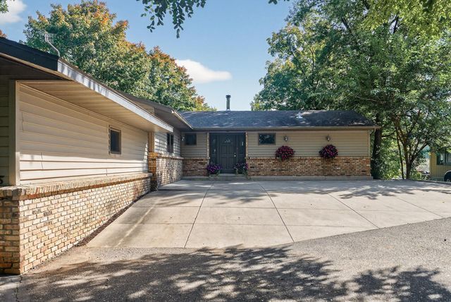 55 Interlachen Drive, Tonka Bay, MN 55331