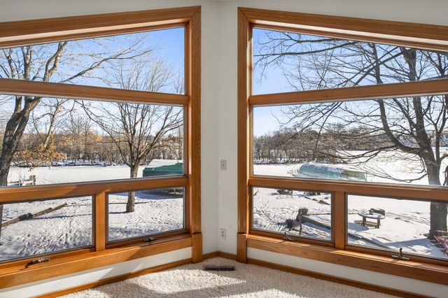 55 Interlachen Drive, Tonka Bay, MN 55331