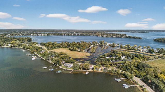 55 Interlachen Drive, Tonka Bay, MN 55331