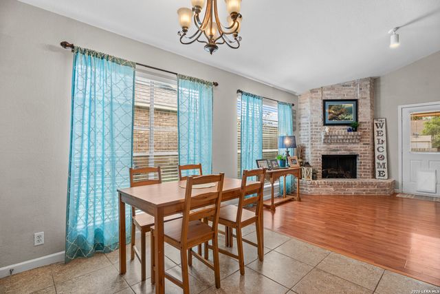 7900 FOREST XING, Live Oak, TX 78233