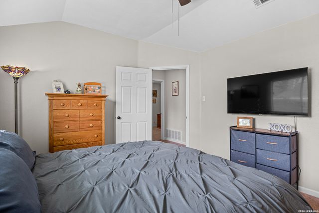 7900 FOREST XING, Live Oak, TX 78233