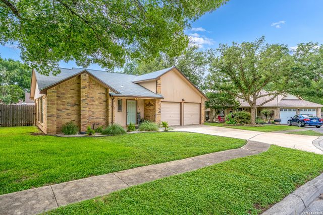 7900 FOREST XING, Live Oak, TX 78233