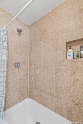 7900 FOREST XING, Live Oak, TX 78233