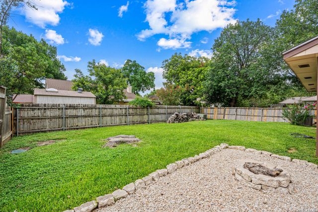 7900 FOREST XING, Live Oak, TX 78233