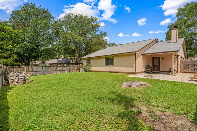 7900 FOREST XING, Live Oak, TX 78233