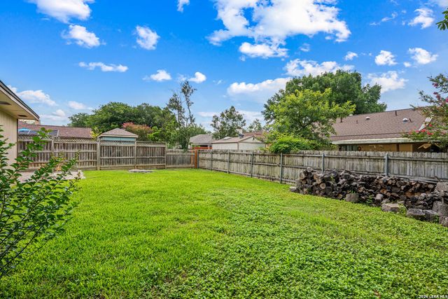 7900 FOREST XING, Live Oak, TX 78233