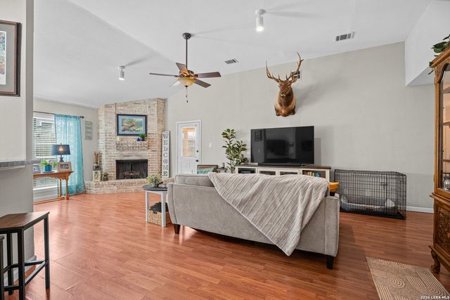 7900 FOREST XING, Live Oak, TX 78233