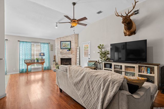 7900 FOREST XING, Live Oak, TX 78233