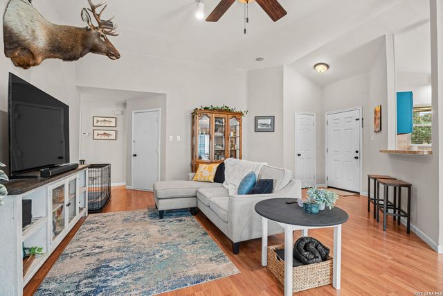 7900 FOREST XING, Live Oak, TX 78233