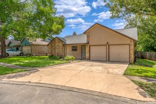 7900 FOREST XING, Live Oak, TX 78233