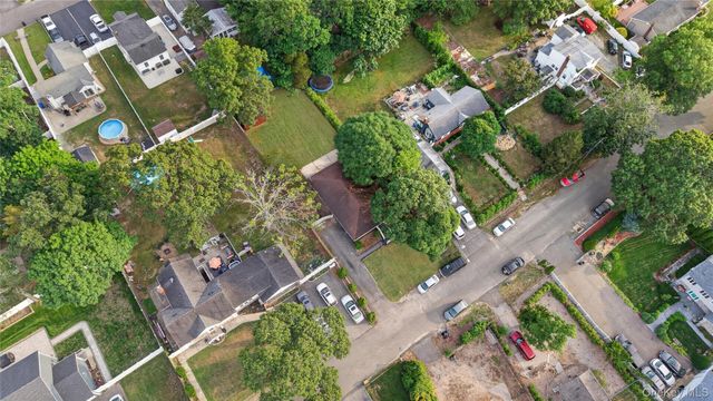 28 Roslyn Avenue, Selden, NY 11784