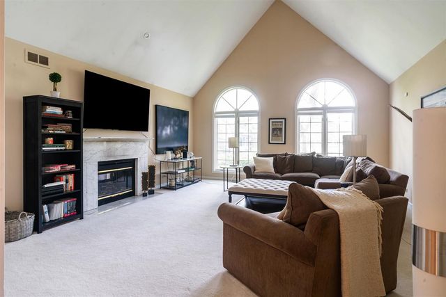 25 Lake Ridge Club Drive, Burr Ridge, IL 60527