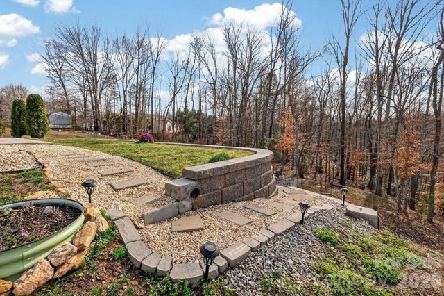 405 Bennington Drive, Stanley, NC 28164