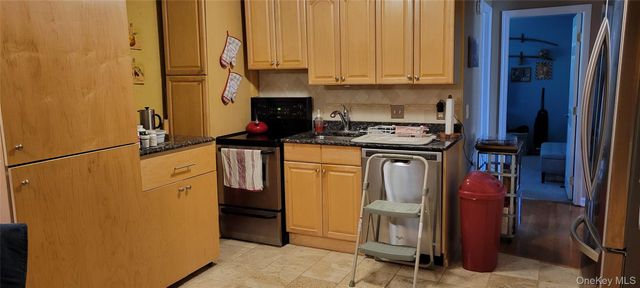 404 Parr Meadow Drive 4D, Newburgh, NY 12550