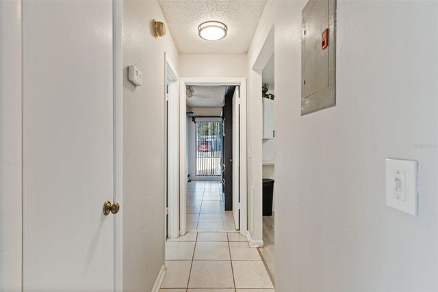 1930 GREGORY DRIVE, Tampa, FL 33613