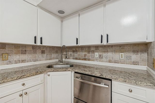 1930 GREGORY DRIVE, Tampa, FL 33613