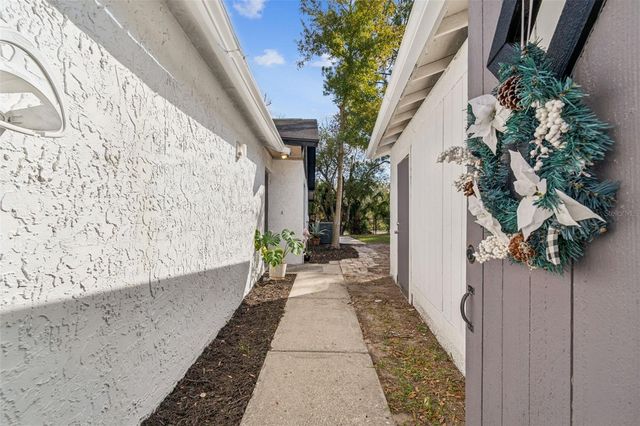 1930 GREGORY DRIVE, Tampa, FL 33613