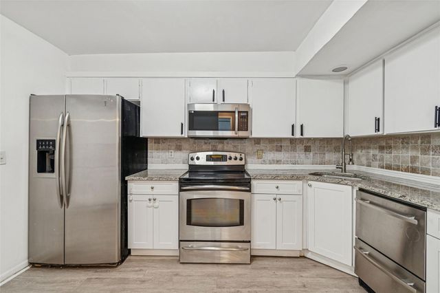 1930 GREGORY DRIVE, Tampa, FL 33613