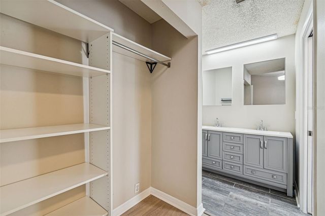 1930 GREGORY DRIVE, Tampa, FL 33613