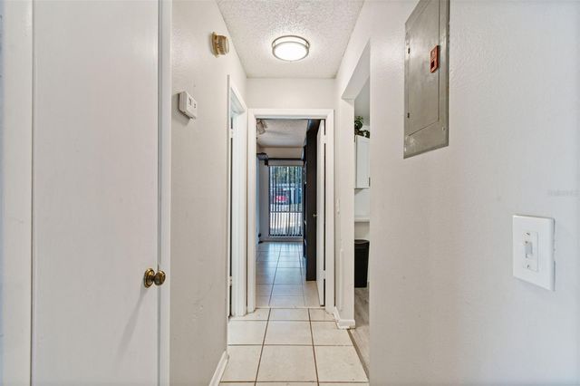 1930 GREGORY DRIVE, Tampa, FL 33613