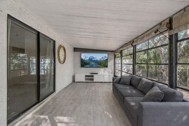 1930 GREGORY DRIVE, Tampa, FL 33613