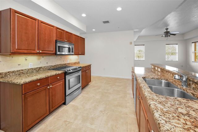 606 WELLS COURT 202, Clearwater, FL 33756