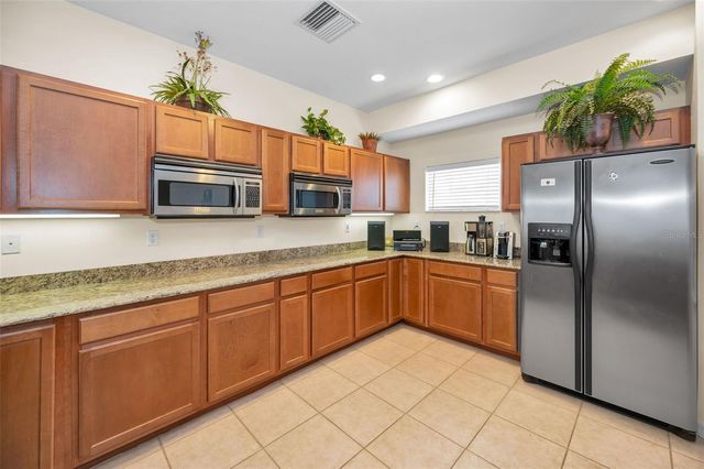 606 WELLS COURT 202, Clearwater, FL 33756