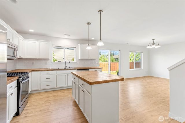 800 Crested Butte Boulevard, Mount Vernon, WA 98273