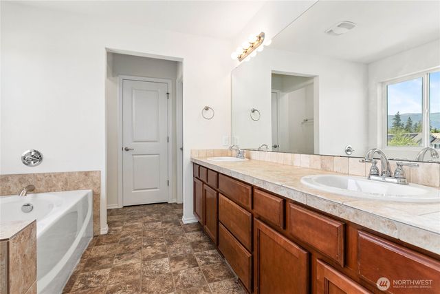 800 Crested Butte Boulevard, Mount Vernon, WA 98273