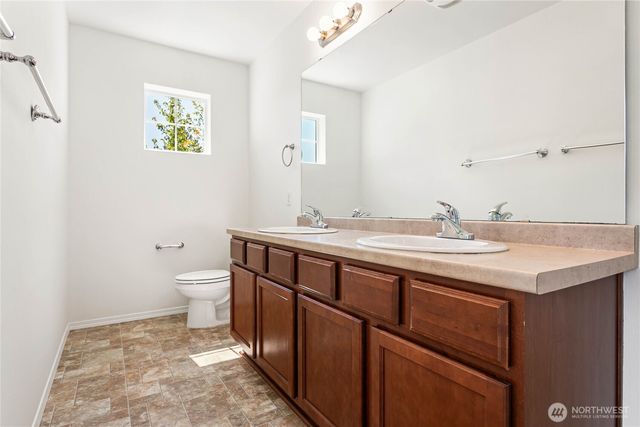 800 Crested Butte Boulevard, Mount Vernon, WA 98273